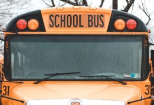 В США школьник остановил автобус, когда водитель потерял сознание
